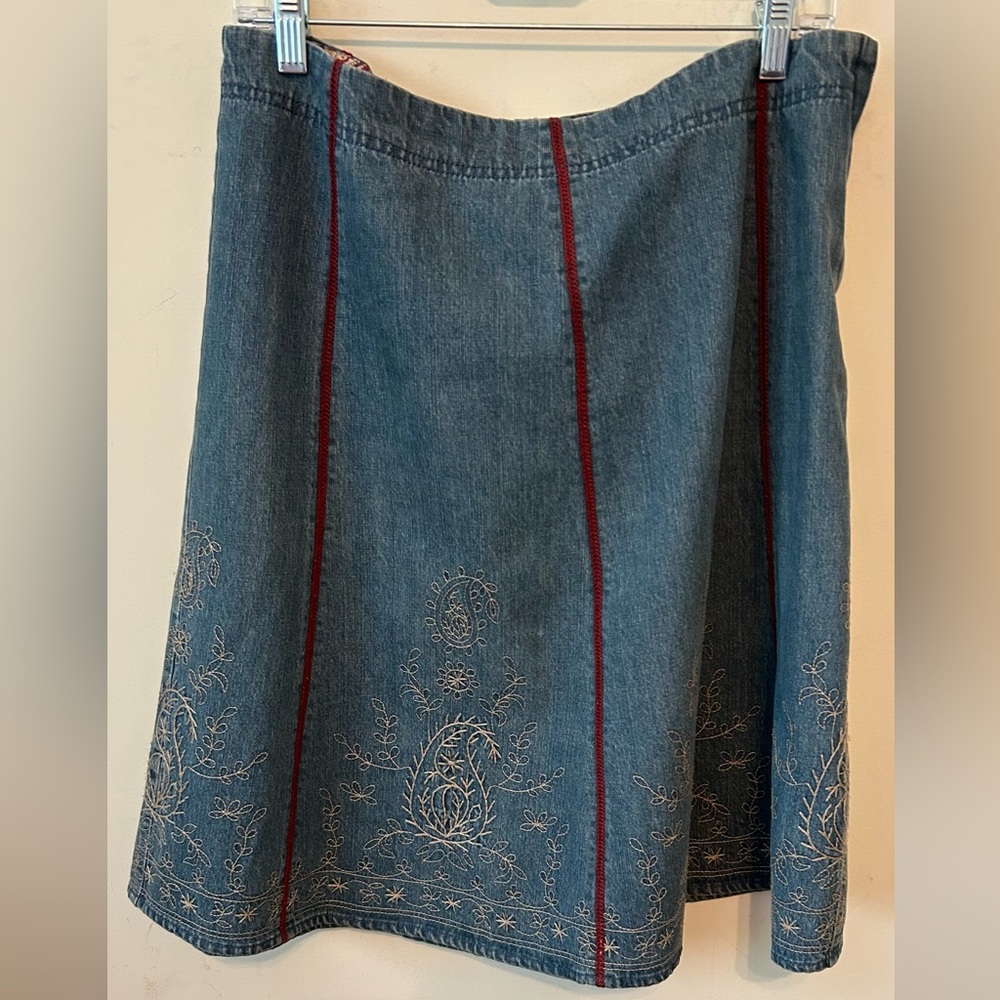 Liz Claiborne Woman Size 14P Skirt Flare Denim‎ Red Stitching Embroidery Vintage